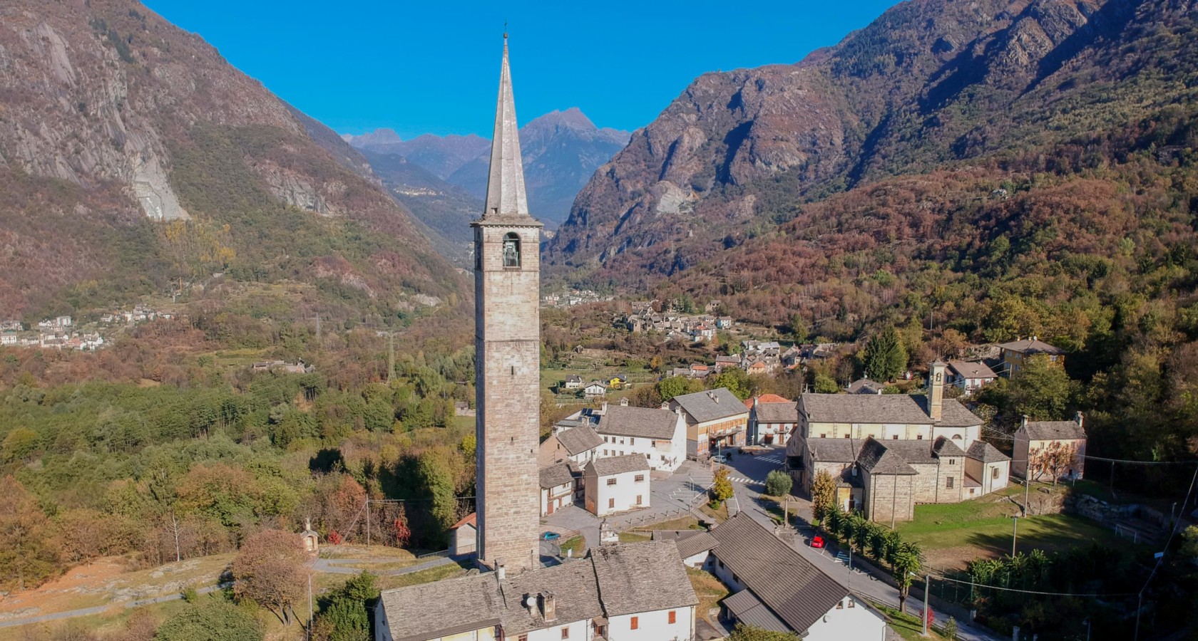 Ossolatal Romanischer Glockenturm in Montecrestese VisitOssola