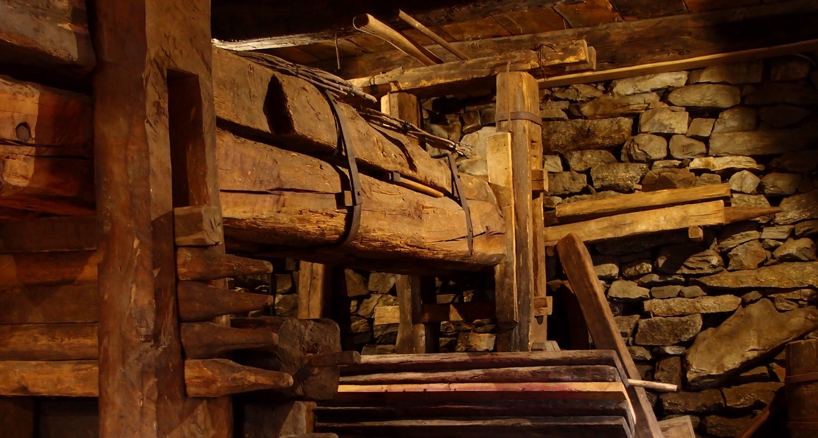 Antico torchio di Monteossolano